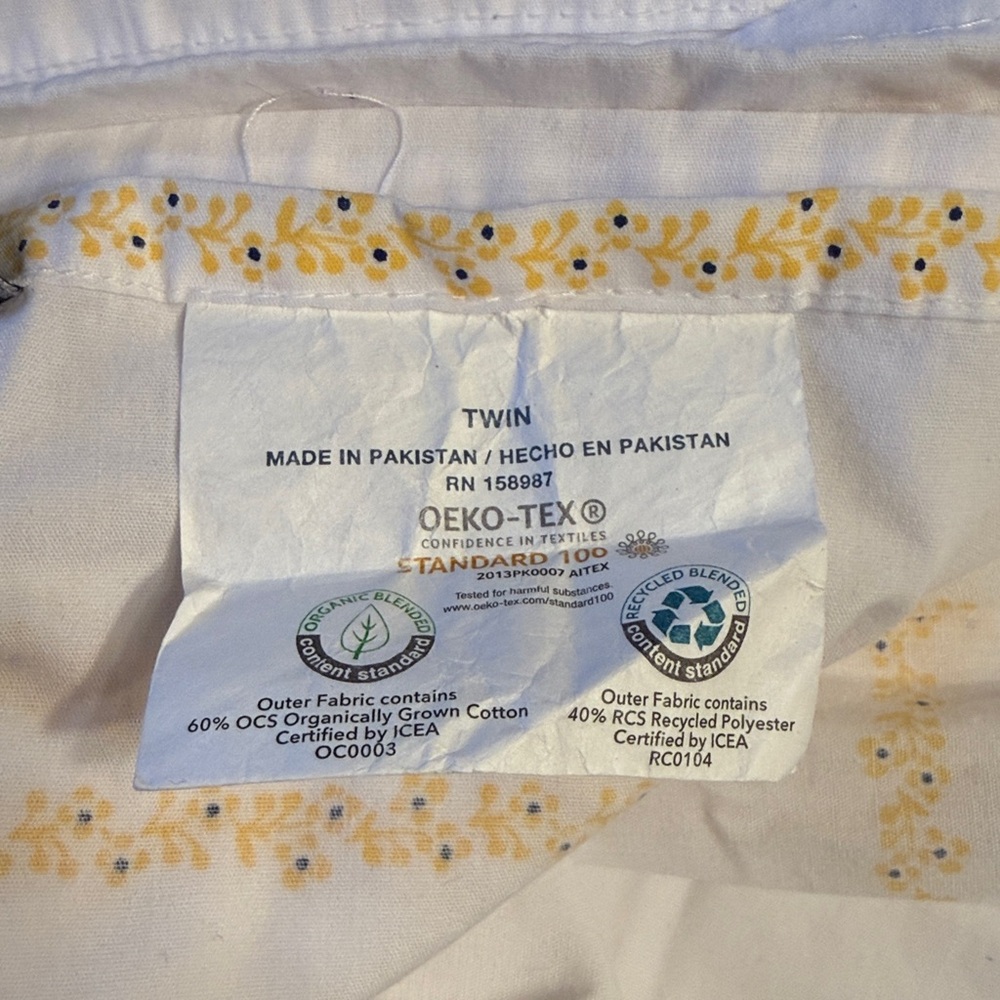 GAP Twin fitted and Flat Sheets. NO pillow cases. - Picture 6 of 8